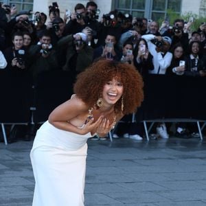 Les Oscars auront lieu au Dolby Theater, à Los Angeles. Pour les petits Français, le commentaire sera assurée par... Léna Situations. 


Léna Situations (Lena Mahfouf) - Arrivées au défilé de mode Femmes Printemps/Été "Schiaparelli" lors de la fashion week de Paris.© Denis Guignebourg / Bestimage