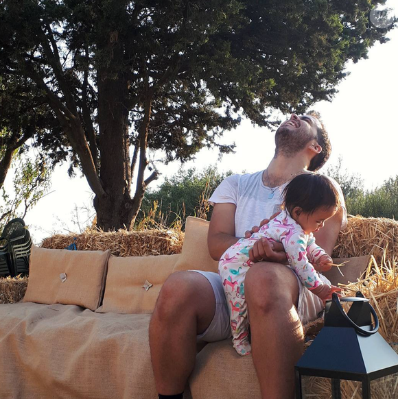 Car le père de famille sera absent toute la semaine et même certains week-ends.

Héloïse et Mathias Weiner (Familles nombreuses, la vie en XXL), à la tête d'une fratrie de sept enfants.