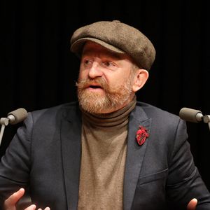 Exclusif - Mathias Malzieu à l'occasion de la présentation de son livre "L'Extraordinarium" à la "Station Ausone-Mollat" à Bordeaux, le 18 décembre 2023.