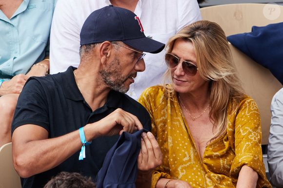 Roschdy Zem et sa compagne Sarah Lavoine - Célébrités en tribunes des Internationaux de France de tennis de Roland Garros 2023 à Paris le 11 juin 2023. © Jacovides-Moreau/Bestimage