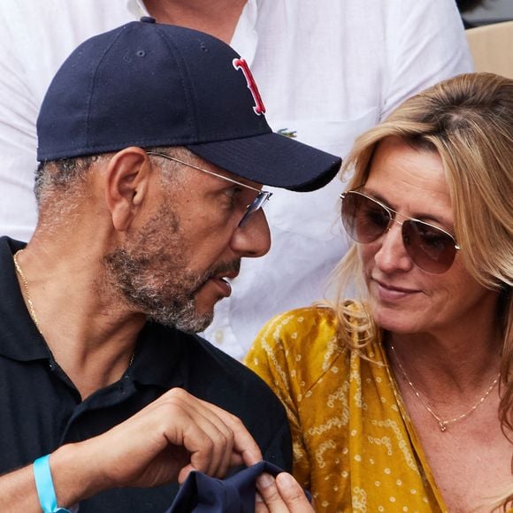 Roschdy Zem et sa compagne Sarah Lavoine - Célébrités en tribunes des Internationaux de France de tennis de Roland Garros 2023 à Paris le 11 juin 2023. © Jacovides-Moreau/Bestimage