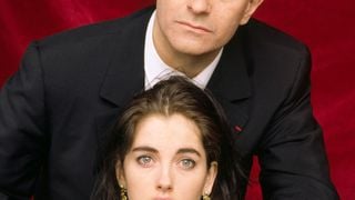 Francis Huster : Ses filles Elisa et Toscane, dont la mère est Cristiana Reali, lui prodiguent un conseil qu'il tente absolument de suivre