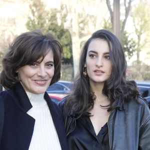 Inès de La Fressange et sa fille Nine - Arrivées au défilé de mode Haute-Couture printemps-été 2020 "Schiaparelli" à Paris. Le 20 janvier 2020 © Veeren Ramsamy-Christophe Clovis / Bestimage