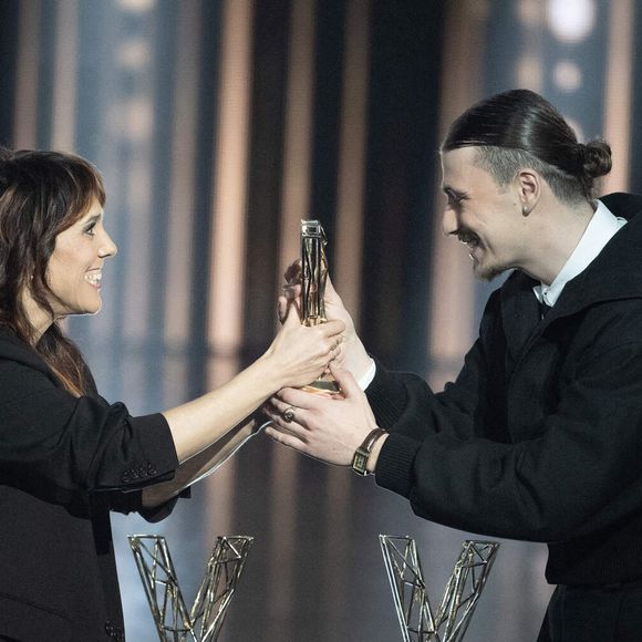 Pierre Garnier reçoit le prix de la révélation masculine des mains de Zaz lors des 40èmes Victoires De La Musique à La Seine Musicale le 14 février 2025 à Boulogne-Billancourt, France. Photo by David NIVIERE/ABACAPRESS.COM