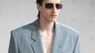 La Maison Saint Laurent dévoile sa collection printemps/été 2027 : fluidité, sobriété et touches d'éclat feront la saison