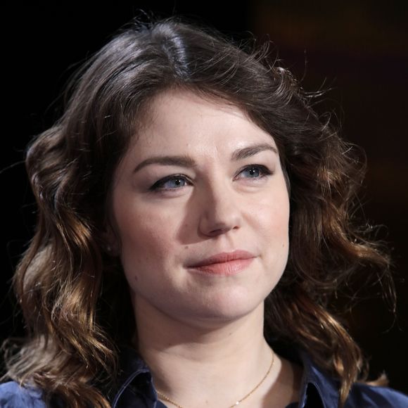 Six mois après la disparition d'Émilie Dequenne, une réalisatrice revient sur la découverte du cancer de l'actrice.

Portrait d'Émilie Dequenne.

Photo : JLPPA / Bestimage