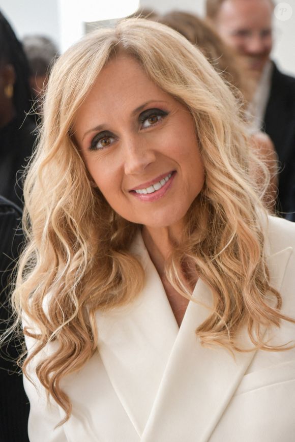Lara Fabian était dans 50'inside

Lara Fabian est assise au premier rang lors du défilé Issey Miyake Womenswear Spring-Summer dans le cadre de la semaine de la mode à Paris à Paris, France. Photo by Jana Call me J/ABACAPRESS.OM