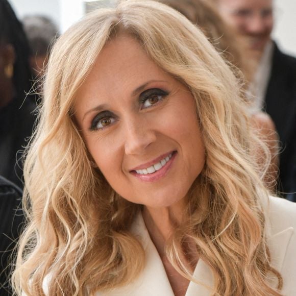 Lara Fabian était dans 50'inside

Lara Fabian est assise au premier rang lors du défilé Issey Miyake Womenswear Spring-Summer dans le cadre de la semaine de la mode à Paris à Paris, France. Photo by Jana Call me J/ABACAPRESS.OM