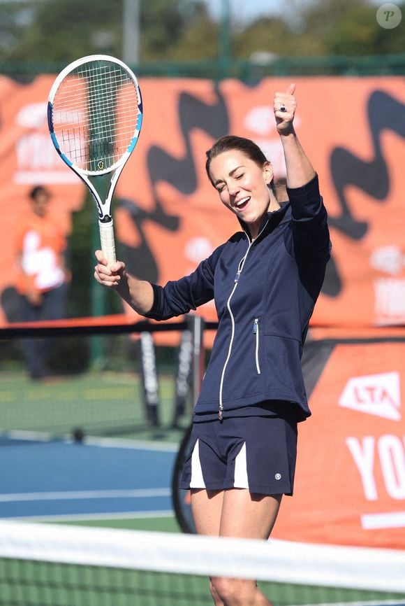 La duchesse de Cambridge rencontre la championne britannique de l'US Open Emma Raducanu lors d'un événement organisé par le programme LTA Youth, au National Tennis Centre à Londres, Royaume-Uni, le 24 septembre 2021. Photo Jeremy Selwyn/Evening Standard/PA Wire/ABACAPRESS.COM