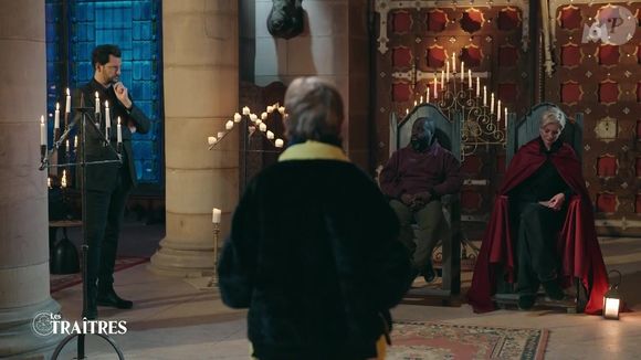 L'émotion était palpable dans la salle. 

Adriana Karembeu et Isabelle Morini-Bosc lors de la demi-finale des "Traîtres" sur M6, le 9 mai 2026.  Capture / M6