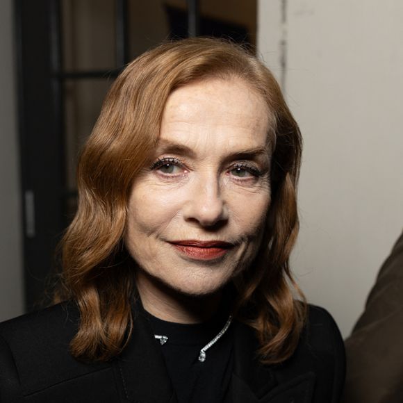 Isabelle Huppert - Arrivées à la soirée César Révélations 2026 à l'Elysée Montmartre à Paris le 19 janvier 2026.

© Julien Sarkissian / Bestimage