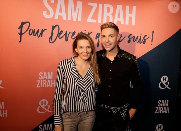 Elle a reçu de nombreux invités dans son émission "Dans le rétro" présentée sur "France Bleu" devenue "Ici" 

Exclusif - Déborah Grunwald et Sam Zirah - Sortie du livre du Youtubeur Sam Zirah "Pour devenir qui je suis" à la Villa Beaumarchais à Paris. Le 5 novembre 2019
© Cédric Perrin / Bestimage