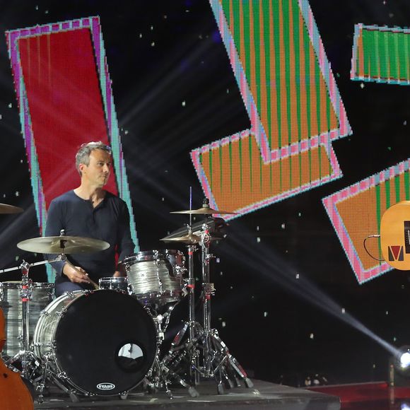 Exclusif - Scène - Vianney et sa compagne Catherine Robert - Direct de l'émission "Tous ensemble pour la musique" pour la fête de la musique 2020 à l'AccorHotels Arena à Paris le 19 juin 2020.
© Cyril Moreau / Veeren Ramsamy / Bestimage