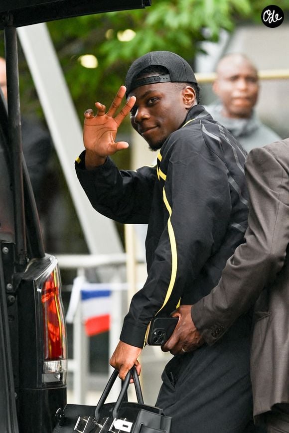 Aurélien Tchouaméni  et L'équipe de France de football s'envole du Bourget pour rejoindre Boston aux États-Unis afin de participer à la Coupe du monde de la FIFA (du 11 juin au 19 juillet, aux États-Unis, au Canada et au Mexique), le 10 juin 2026. © Pierre Perusseau/Bestimage
