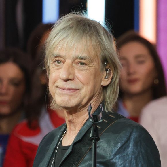 Jean-Louis Aubert pour la 38ème édition du Téléthon dans les studios de France 2 à Paris, 30 novembre 2024. Crédit Coadic Guirec / Bestimage