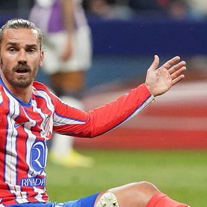 Et une révélation qui vient briser une étonnante habitude familiale…

Antoine Griezmann de l'Atlético de Madrid lors d'un match de la Liga. 14 avril 2025. (ALTERPHOTOS/Acero)