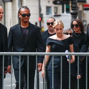 "les invités on rarement vu ça", est-il rapporté.

Audrey Crespo-Mara et ses fils Sekou et Lamine - Arrivées aux obsèques de Thierry Ardisson en l’église Saint-Roch de Paris, France, le 17 juillet 2025. © Clovis-Jacovides/Bestimage