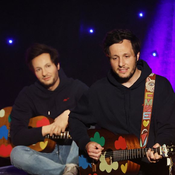 Vianney inaugure sa statue de cire au musée Grévin à Paris le 27 mai 2025.

© Denis Guignebourg / Bestimage
