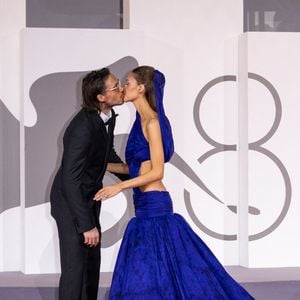 Le fils de Victoria et David Beckham était aux petits soins pour son épouse 

Brooklyn Beckham et Nicola Peltz Beckham sur le tapis rouge de la 83ème édition de la Mostra de Venise, samedi 5 septembre 2026.

© SGP/Bestimage