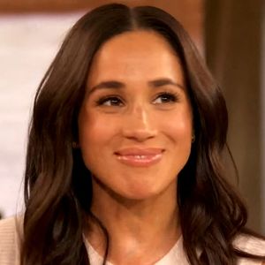 Meghan Markle a partagé des photos d'elle et ses enfants en train de jardiner.

Meghan Markle dans le Drew Barrymore Show. 

Photo : JLPPA / Bestimage