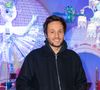 Vianney a même fêté ses 35 ans sur ce chantier difficile, où il a manipulé 15 tonnes de bois sous toutes les météos. Une détermination qui force le respect...

Vianney à l'inauguration des décorations du ‘130e Noël des Galeries Lafayette’ le 14 novembre 2024 à Paris, France. Photo Mireille Ampilhac/Abaca