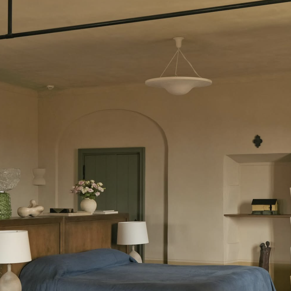 Mais ce luxe a un coût : Une nuit en haute saison dans la chambre principale et pour deux adultes est au prix de 954 euros, tandis que la grande suite dépasse les 1 650 euros sans le petit-déjeuner. 

Hôtel du couvent à Nice sur Instagram.