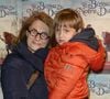 Sonia Dubois a en effet vécu un vrai choc en apprenant qu’elle était enceinte à 46 ans.

Sonia Dubois et son fils Hippolyte à la representation exceptionnelle de la comédie musicale "Le bossu de Notre-Dame" au théâtre Antoine à Paris le 24 novembre 2013.