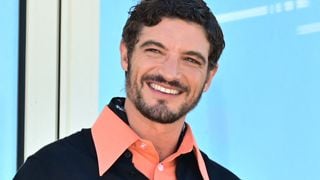 Niels Schneider : ce lien insoupçonné avec une chanteuse québécoise… et ce n’est pas Charlotte Cardin