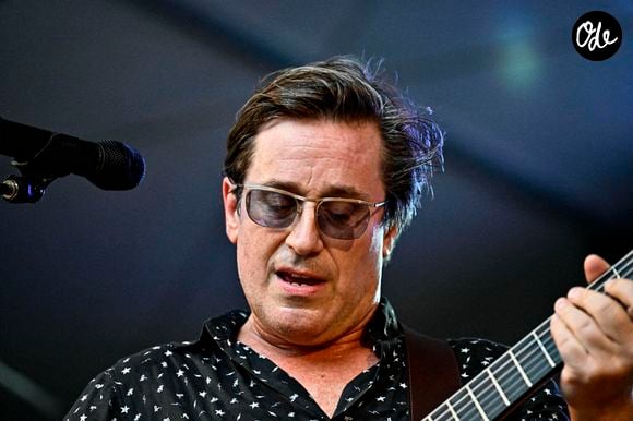 C'est dans le Nord de l'île qu'il a investi dans la pierre il y a quelques années et il a pas mal d'habitudes

Thomas Dutronc en concert lors du 5ème Festival de Jazz en Albret à Nérac, le 14 septembre 2025. 
© Thierry Breton / PsnewZ / Bestimage