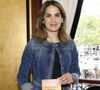 En devenant mère, elle a tenu à rendre le plus beau et le plus symbolique des hommages à celle qui lui a donné la vie : elle a choisi de prénommer sa fille Soraya, exactement comme sa défunte maman.

Exclusif - Sonia Mabrouk - Librairie Ephémère du Fouquet's à l'occasion de la remise du Prix du Livre de l'Art de Vivre Parisien et du Trophée du Fouquet's à Paris le 12 juin 2023. © Marc Ausset-Lacroix/Bestimage