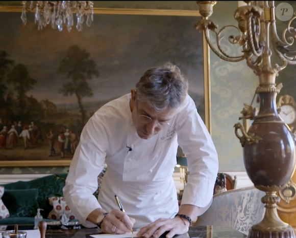 Le chef, qui avait quitté l’établissement en août 2025. 

Christophe Pelé au restaurant Le Clarence à Paris