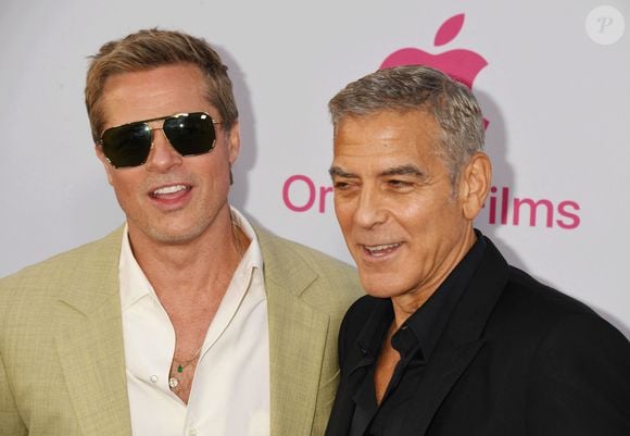 (L-R) Brad Pitt and George Clooney - Première de Wolfs au cinéma TCL Chinese à Los Angeles le 18 septembre 2024. (Photo Press Service / BESTIMAGE).