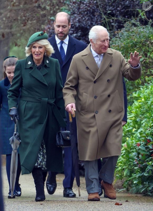 Le roi Charles III d'Angleterre, Camilla Parker Bowles, reine consort d'Angleterre, Le prince William, prince de Galles - La famille royale britannique se rend à la messe de Noël à Sandringham le 25 décembre 2024.

© Stephen Daniels / Alpha Press / Bestimage
