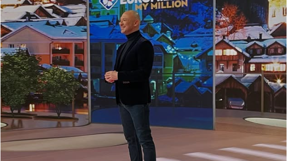 Après un cursus brillant au "Harvard" de son domaine, le fils de cet animateur star de TF1 recruté chez un ponte connu de tous