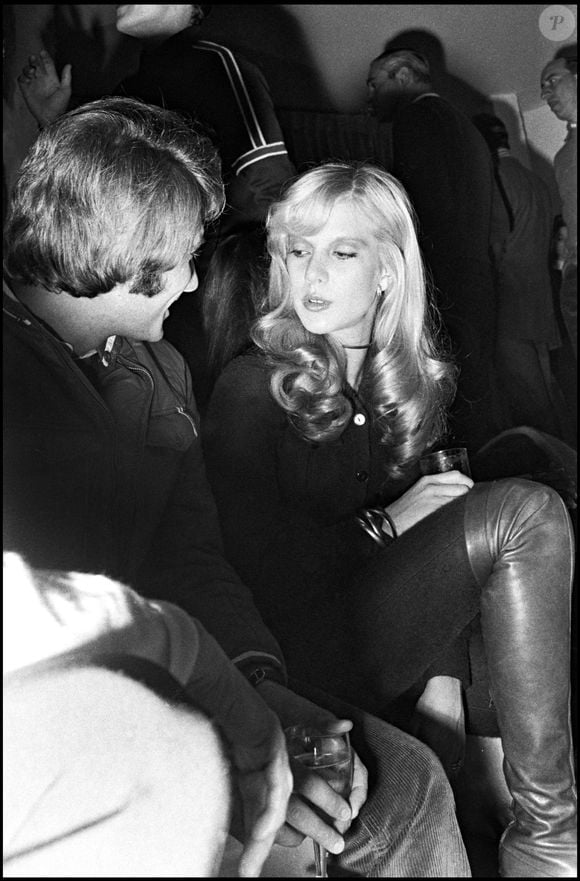 Archives - Johnny Hallyday et Sylvie Vartan à Avoriaz en 1967 (DANIEL ANGELI / BESTIMAGE).