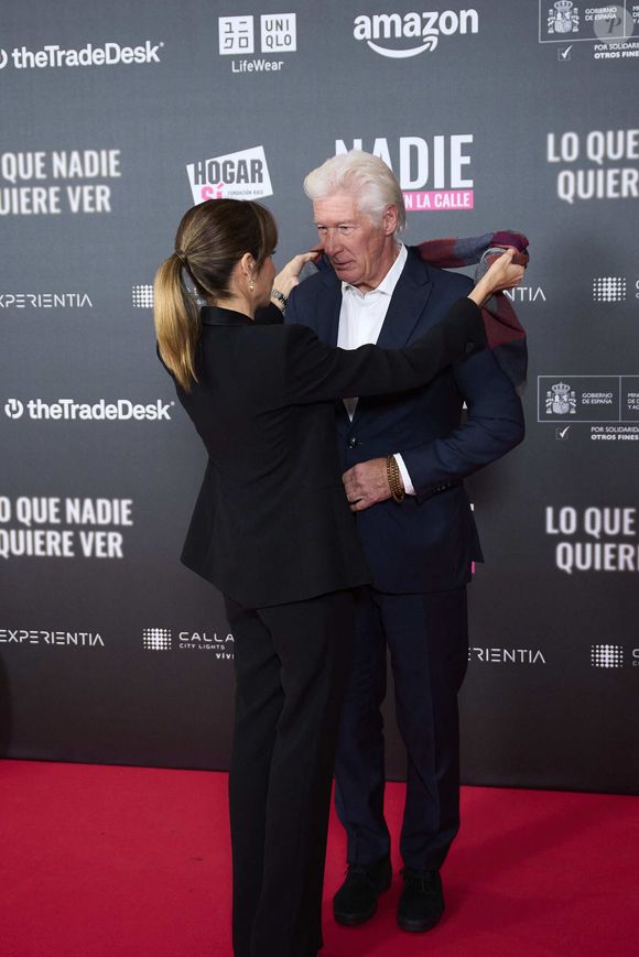 L'acteur a partagé des clichés de leur union célébrée en 2018, accompagnés d'une longue et poignante déclaration d'amour.

Richard Gere, Alejandra Gere assistent à la première de 'Lo que nadie quiere ver (Ce que personne ne veut voir)' au cinéma Callao le 24 novembre 2025 à Madrid, Espagne. (Credit Image : © Jack Abuin/ZUMA Press Wire)