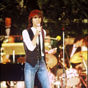 "Pour l'instant, il n'est pas prévu que Jean-Jacques Goldman participe. Il n'a jamais voulu se mettre en avant. Mais il est évident que c'est quelqu'un qui garde toujours un œil attentif sur ce que l'on fait", explique Patrice Douret.

Archives : Jean Jacques Goldman en 1983