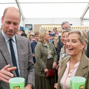 Le prince William et Sophie Rhys-Jones - Le prince de Galles, connu sous le nom de duc de Cornouailles lorsqu'il est en Cornouailles, et la duchesse d'Édimbourg dégustent du cidre local lors d'une visite au pavillon de l'alimentation et de l'agriculture pendant le Royal Cornwall Show au Royal Cornwall Showground, Whitecross, Wadebridge. Vendredi 6 juin 2025. Photo by Chris Jackson/PA Wire/ABACAPRESS.COM