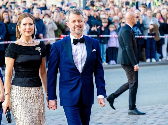 Des membres de la famille royale danoise assistent à un spectacle d'anniversaire sur la vieille scène du Théâtre royal danois de Copenhague à l'occasion du 18e anniversaire de la princesse Isabella (princesse Isabella de Danemark).
©Backgrid USA / Bestimage