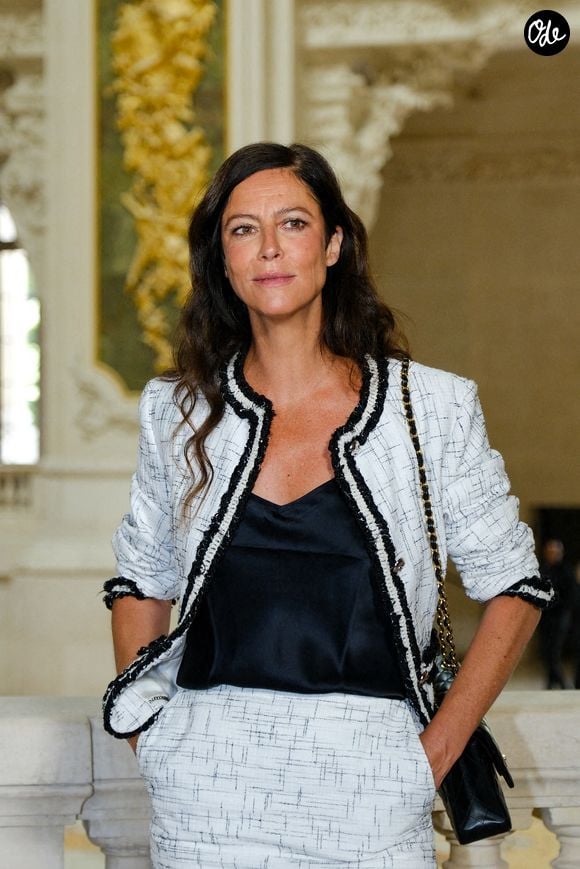 Anna Mouglalis au deuxième défilé Chanel "Collection Haute Couture Automne/Hiver 2026-2027" lors de la Fashion Week de Paris, le 7 juillet 2026

© Pauline Mourey / Bestimage