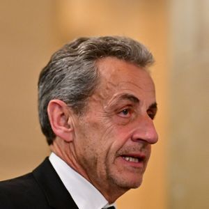 L'ancien président Nicolas Sarkozy à la sortie du procès en appel de l'ancien président N.Sarkozy et de neuf autres prévenus jugés dans l'affaire des soupçons de financement libyen, à la Cour d'appel de Paris, France, le 16 mars 2026. © Christian Liewig/Bestimage