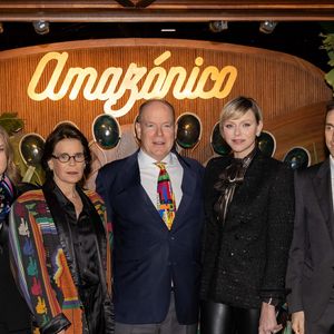 Mélanie-Antoinette de Massy, Camille Gottlieb, la princesse Stéphanie, le prince Albert II de Monaco, la princesse Charlene, Louis Ducruet et sa femme Marie lors de l’inauguration du restaurant Amazonico Monte-Carlo à Monaco le 4 avril 2024
© Olivier Huitel / Pool Monaco / Bestimage