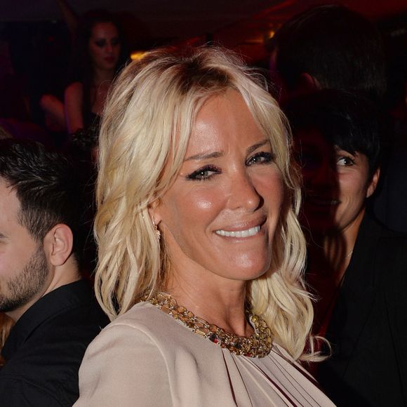 Et faire un choix radical : "Je suis partie à la Réunion. Je me suis pointée à l’aéroport et j’ai regardé sur mon téléphone là où il y avait le moins de cas de Covid-19. C’est comme ça que j’ai décidé de ma destination."

Exclusif - Ophélie Winter danse avec un ami au VIP Room à Cannes, le 22 mai 2014. Bestimage - VEEREN