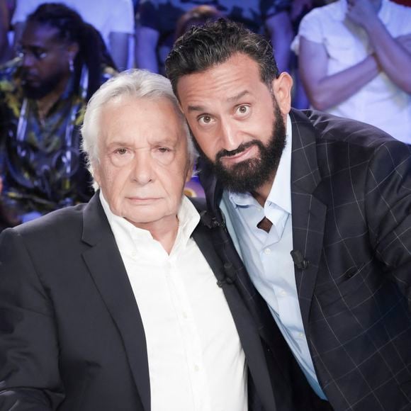 Exclusif - Michel Sardou, Cyril Hanouna sur le plateau de l'émission Touche pas à mon poste (TPMP) présentée en direct par C.Hanouna et diffusée sur C8 le 29 août 2022. © Jack Tribeca / Bestimage