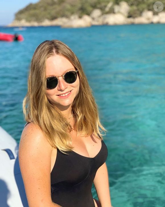 Lou Carrière, la fille d'Eric (Chevalier du fiel) sur Instagram, octobre 2019