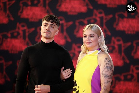 Florian Rossi et sa compagne Louane Emera lors de la 23e édition des NRJ Music Awards 2021 au Palais des Festivals de Cannes, le 20 novembre 2021.
© Dominique Jacovides/Bestimage