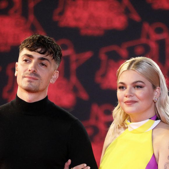 Florian Rossi et sa compagne Louane Emera lors de la 23e édition des NRJ Music Awards 2021 au Palais des Festivals de Cannes, le 20 novembre 2021.
© Dominique Jacovides/Bestimage