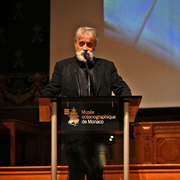 L'artiste de 78 ans s'est éteint le mardi 21 avril des suites d'une chute accidentelle survenue après un malaise.

Exclusif - Michel Bassompierre - Vernissage de l'exposition "Les Géants des Glaces" de Michel Bassompierre au musée océanographique de Monaco, le 10 avril 2024. 
© Bruno Bebert / Bestimage