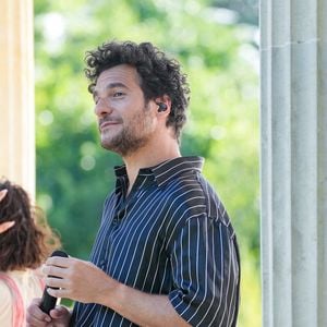 Exclusif - Amir lors de l'enregistrement de l'émission "Versailles en fêtes" diffusée le 5 septembre 2026 sur France 2, à Versailles, France, le 6 juillet 2026. © Guebey-Tribeca/Bestimage