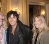 De 30 ans sa cadette, à la mairie du 18e arrondissement de Paris
Exclusif - Jean-Luc Lahaye avec sa compagne Paola et Pierre-Jean Chalençon - Soirée "Octobre Rose" au Palais Vivienne organisée par Véronique Koch et pour marraine Fabienne Thibeault à Paris le 16 octobre 2023. © Cédric Perrin/Bestimage